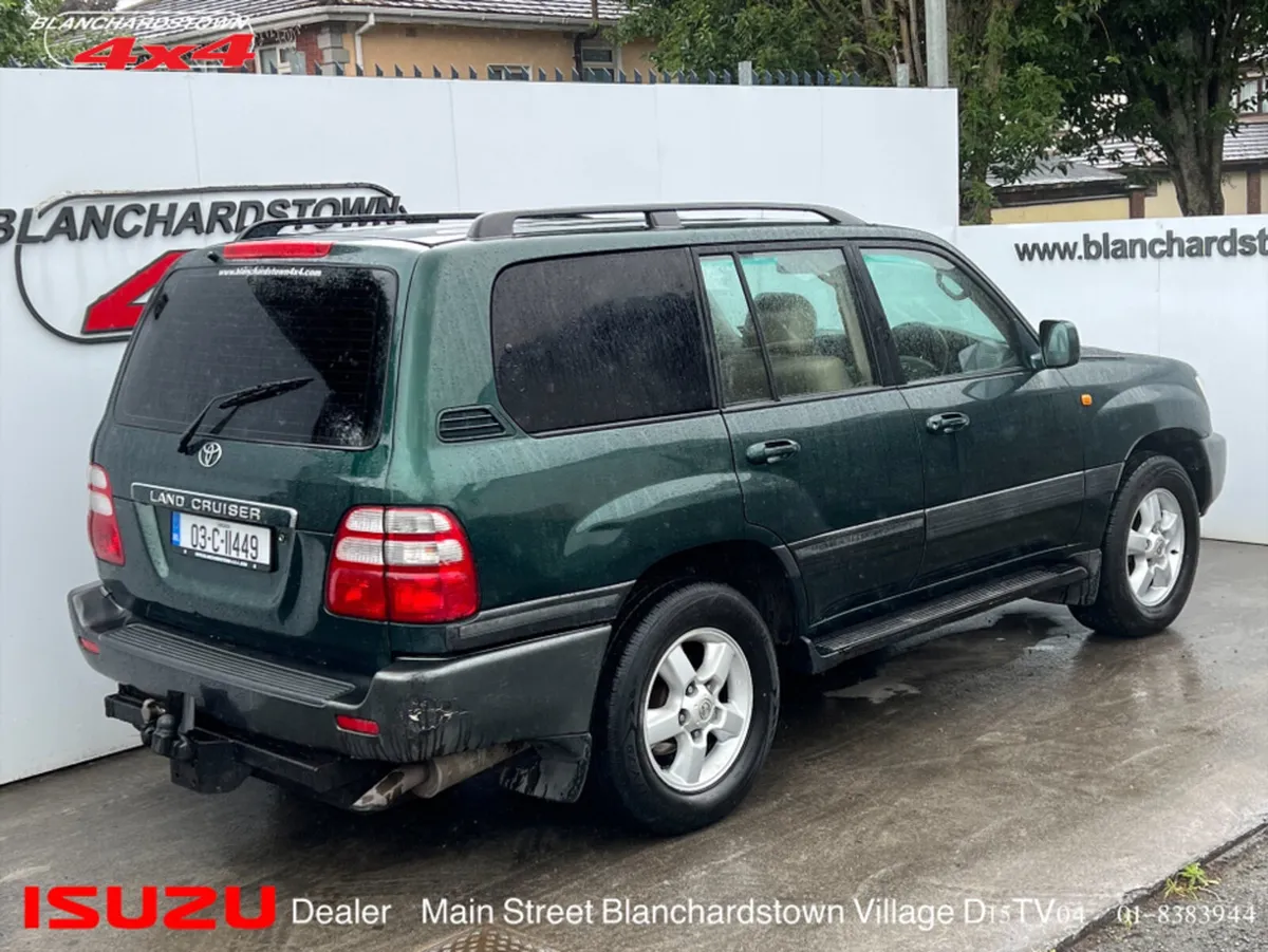 Toyota Land Cruiser V8 AMAZON - Image 2