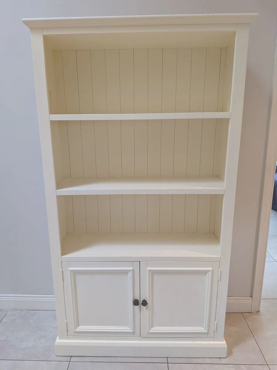 Book shelf - Image 2