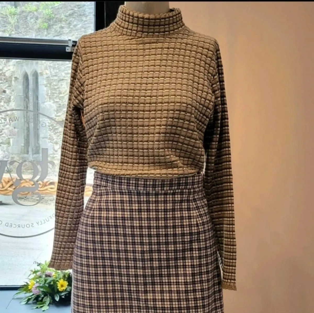 Vintage 70s / 80s mock turtleneck sweater top - Image 1