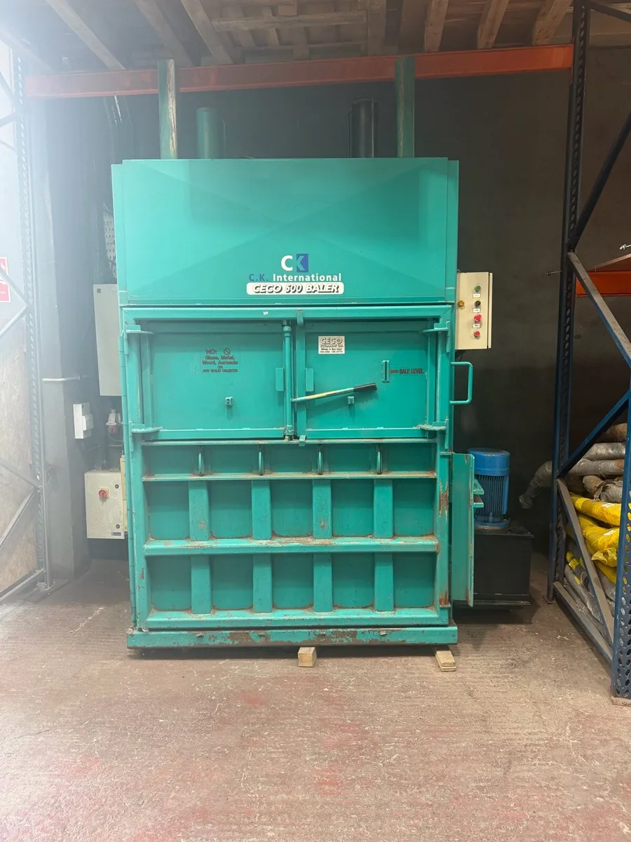 Ceco 500 bailer / compactor - Image 1