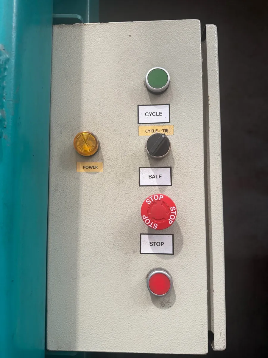 Ceco 500 bailer / compactor - Image 3