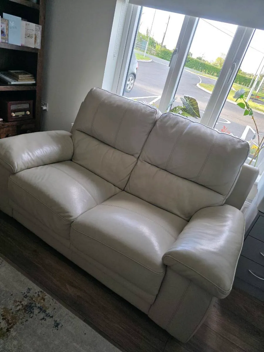 Italian Leather Sofa set of 2 and 3 seats - Image 2