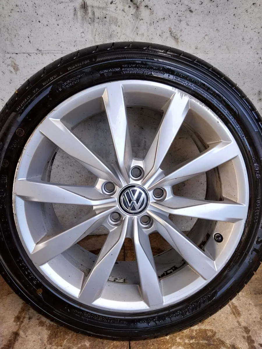 2014 Volkswagen Golf 17" Alloy Wheels Set - Image 2