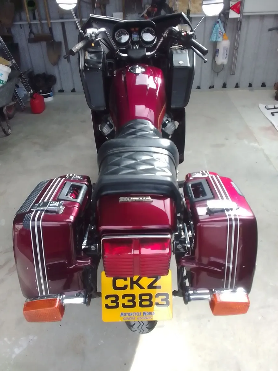Honda gl 650 Silverwing Limited edition - Image 4