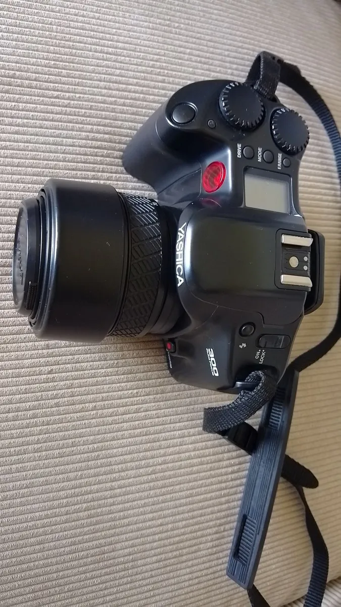 Yashica Camera 300 Autofocus - Image 3