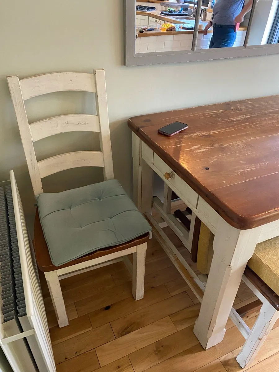Dining table - Image 2