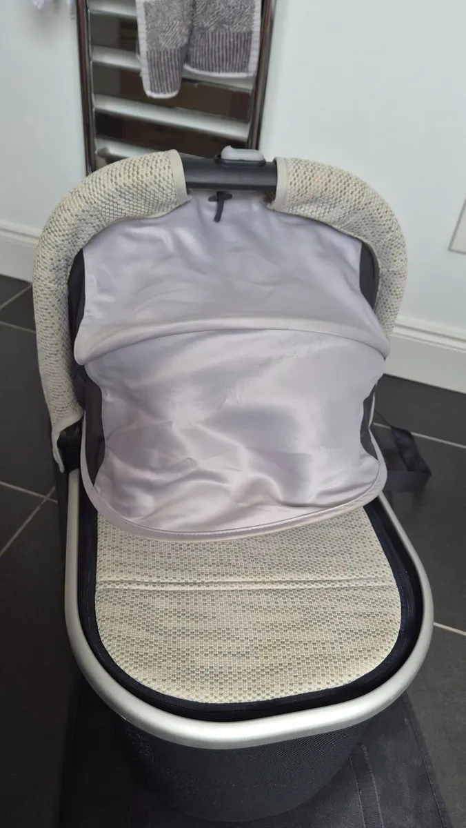 Uppa Baby Vista V2 Buggy - Image 2