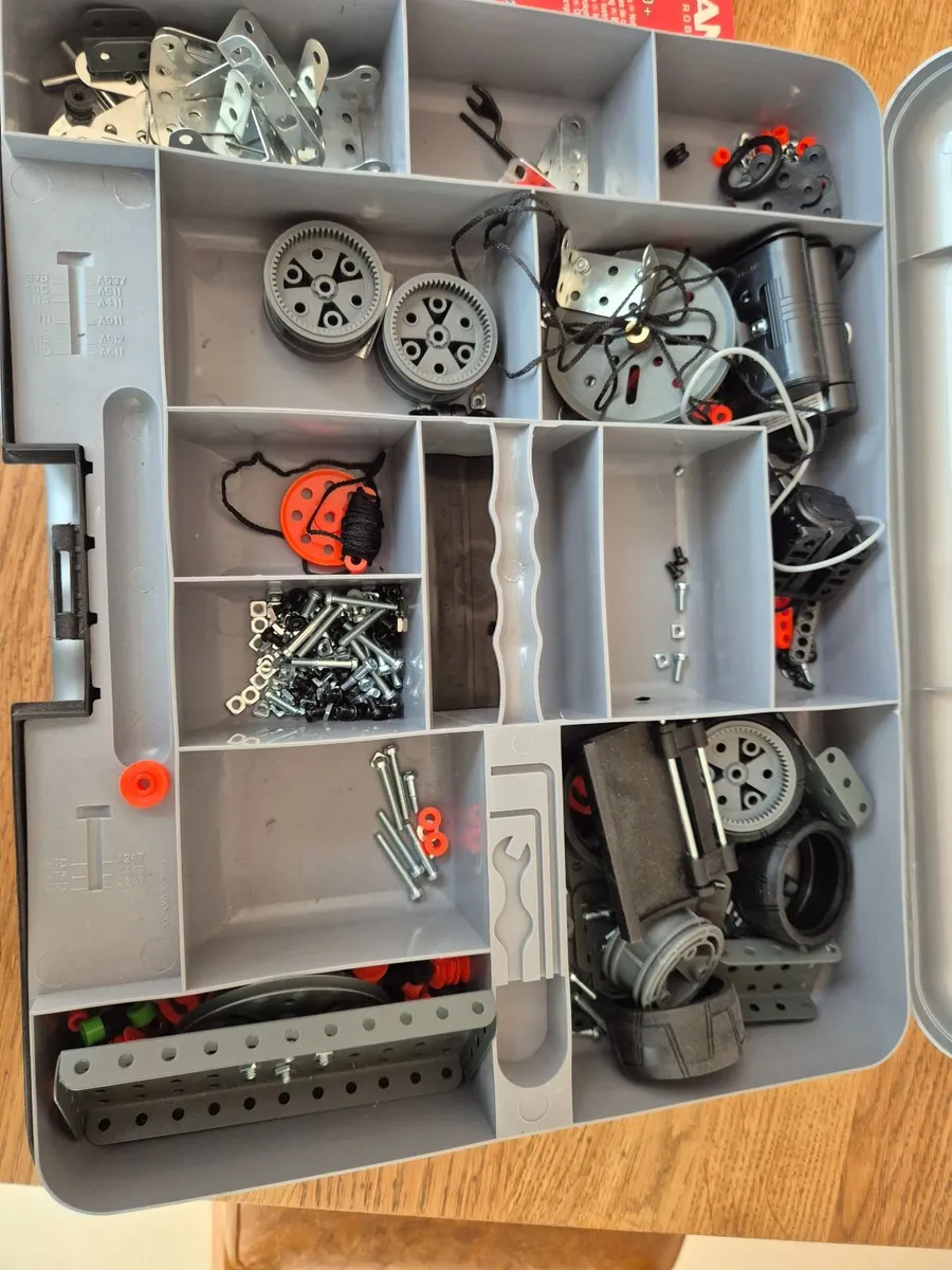 MECCANO Super Construction Set - Image 1