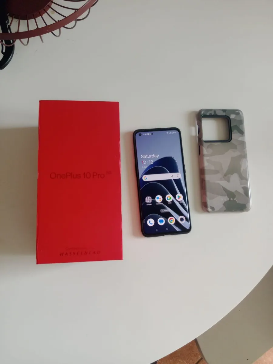 One Plus 10 pro Unlocked with 2 covers - Image 1