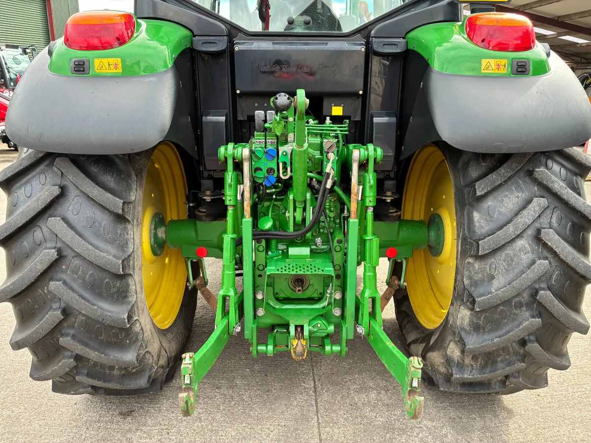 John Deere 6105M - Image 2