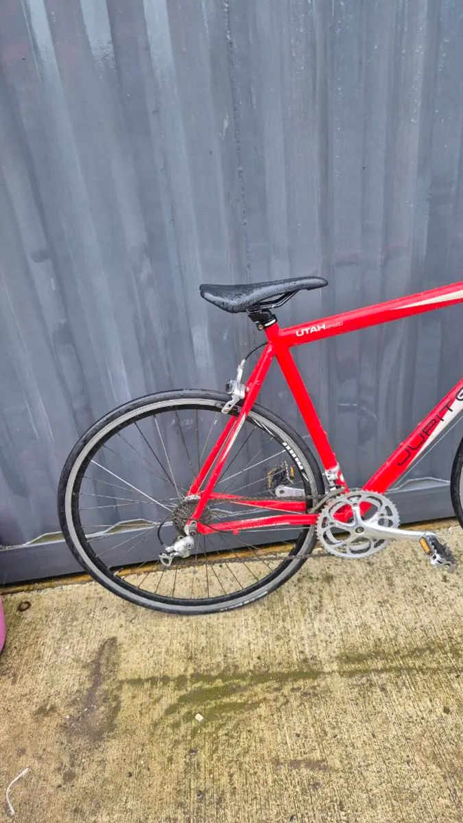 Road racing bike - Image 1