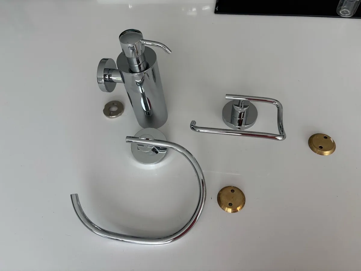 High Quality Bathroom Accessories - Image 1