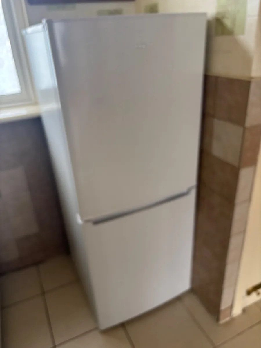 Fridge freezer 50/50 - Image 2