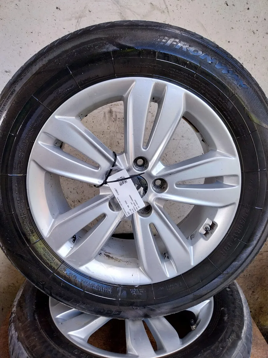 2017 Kia Sportage 17" Alloy Wheels Set  225/60R17 - Image 3
