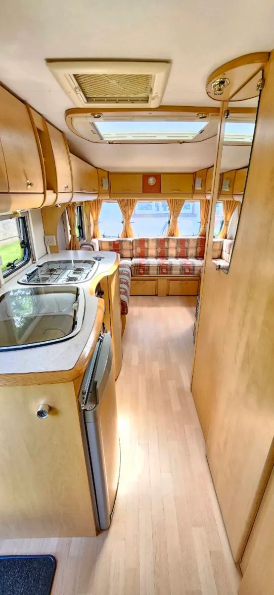 4/5  berth Caravan for sale - Image 2
