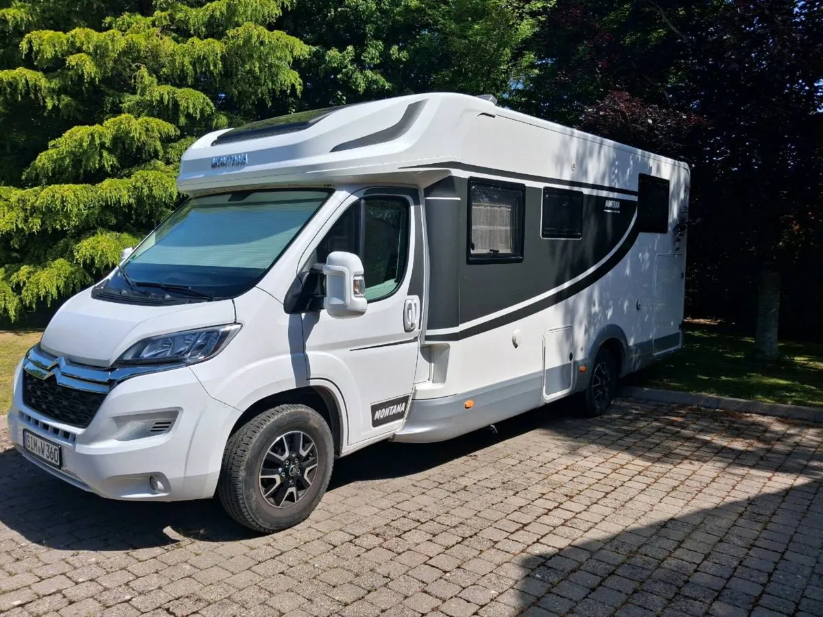 Motor camper - Image 1