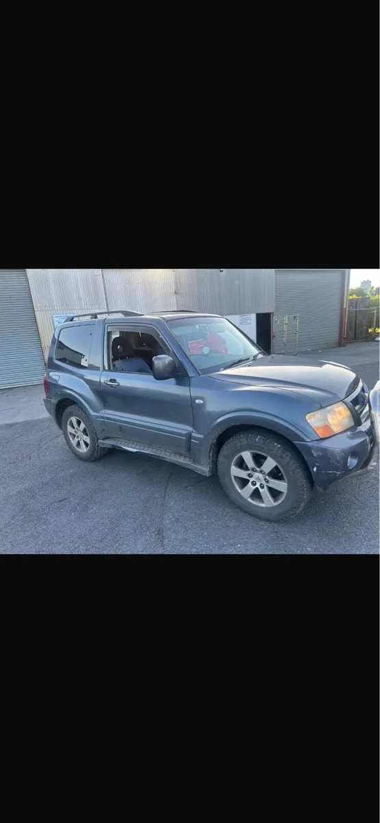 Mitsubishi Pajero 3.2 - Image 1