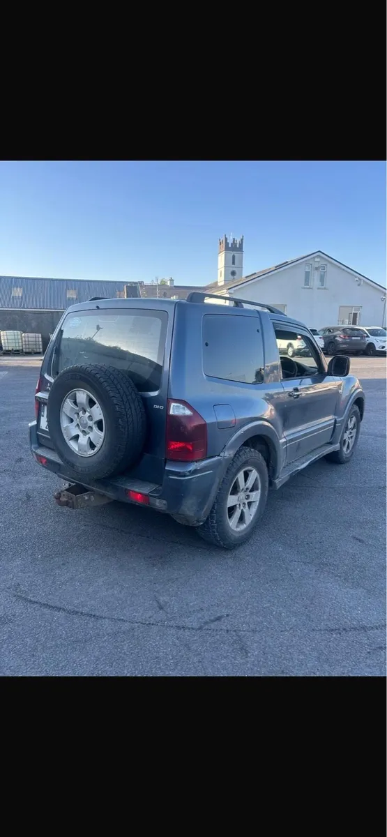 Mitsubishi Pajero 3.2 - Image 2