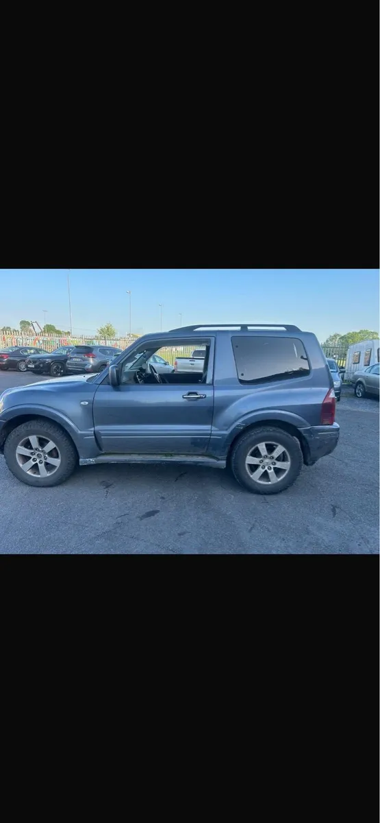 Mitsubishi Pajero 3.2 - Image 3