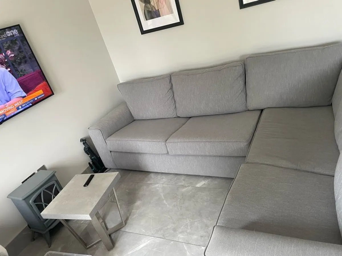 Grey corner suite - Image 2