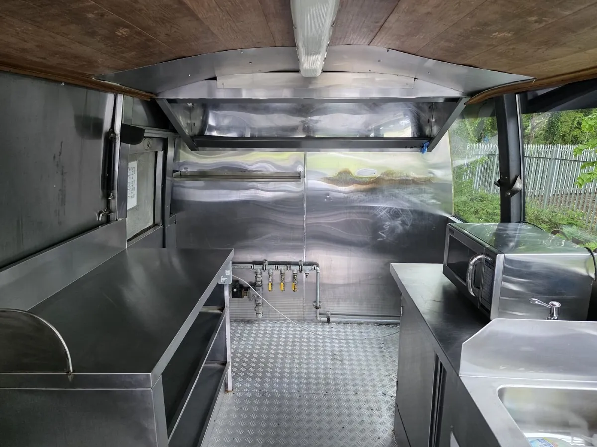 Food Bus - Image 4