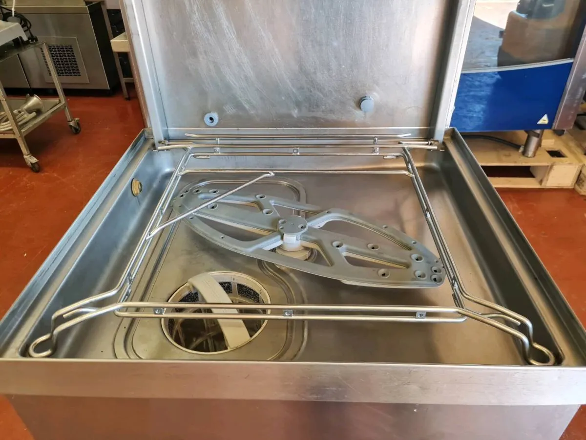 Winterhalter PT-L Pass Through Dishwasher - Image 4