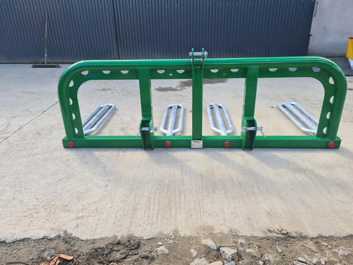 New Cashels Double Ducksfoot Bale Handlers - Image 1