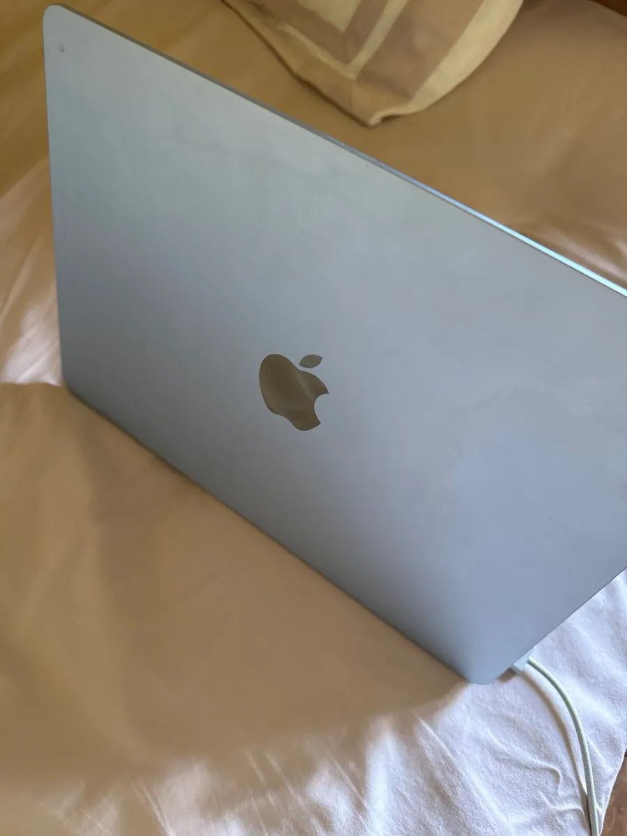 MacBook Air 2025 - Image 2