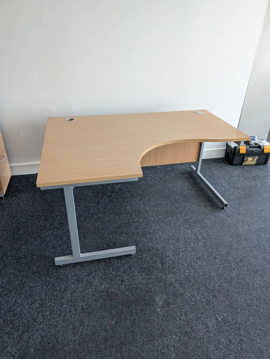 Office table - Image 2