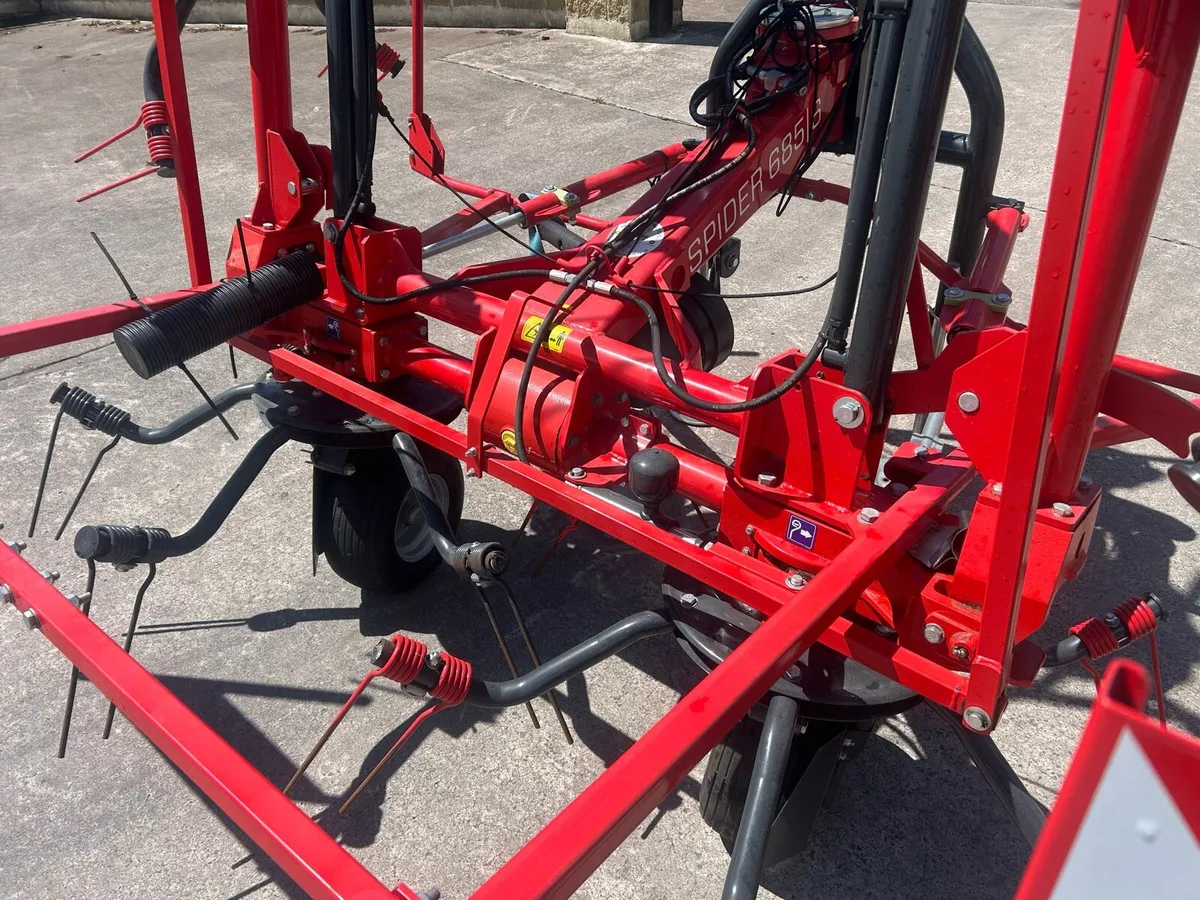 Sip spider 685/6 6 roater Tedder as new - Image 4