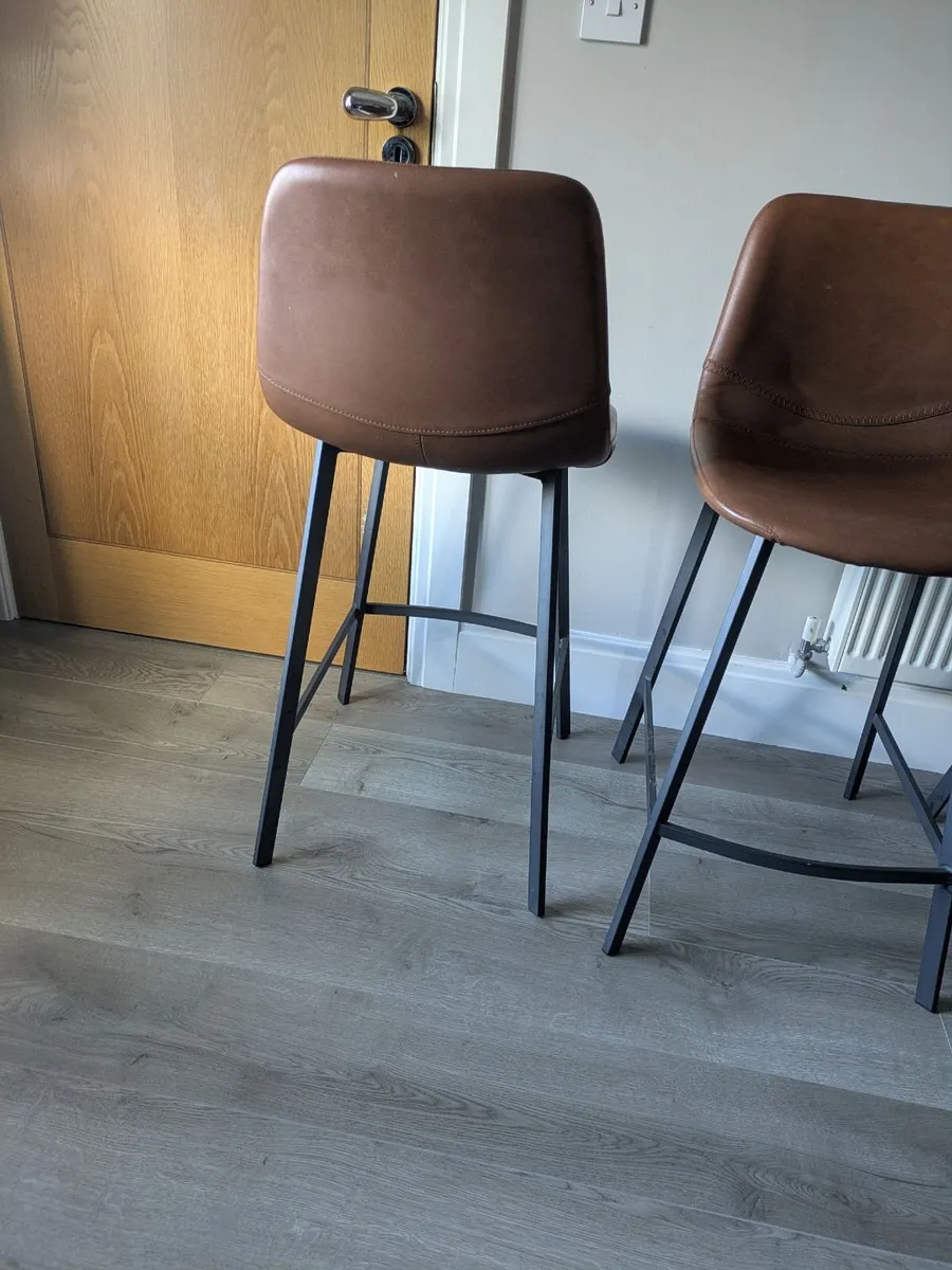 Kitchen counter stools - Image 4