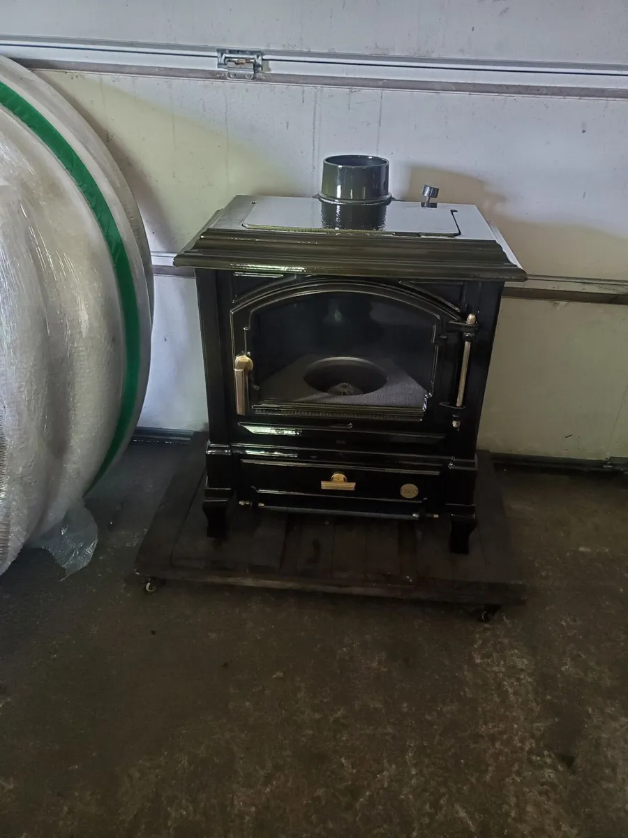 Efel/ Nestor Martin 9kw oil stove fully refurbishe - Image 1