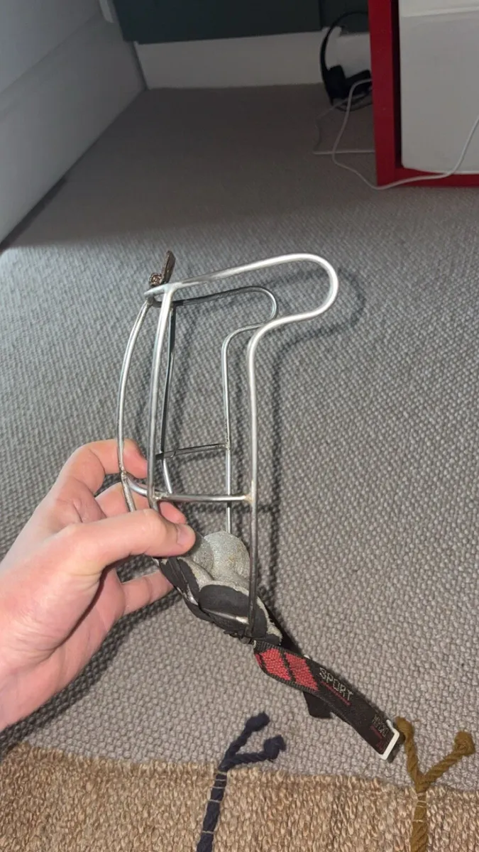 Oldstyle long loop Cleere guard - Image 2
