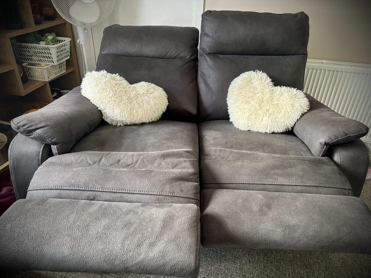 3 + 2 Recliner sofas - Image 4