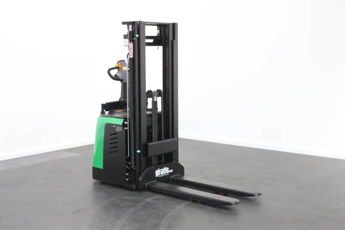 giraffe GES16P-40 Stand-on Powered Stacker 1,600kg - Image 1