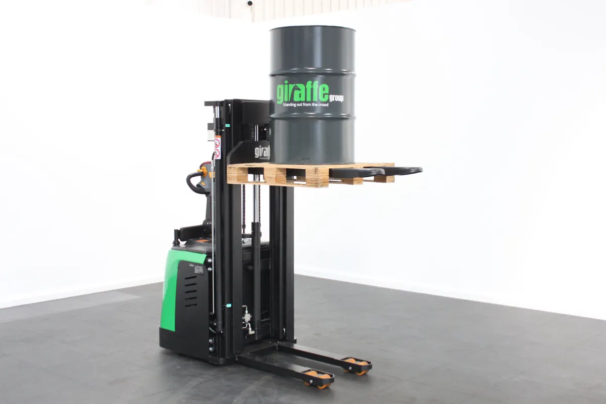 giraffe GES16P-40 Stand-on Powered Stacker 1,600kg - Image 3