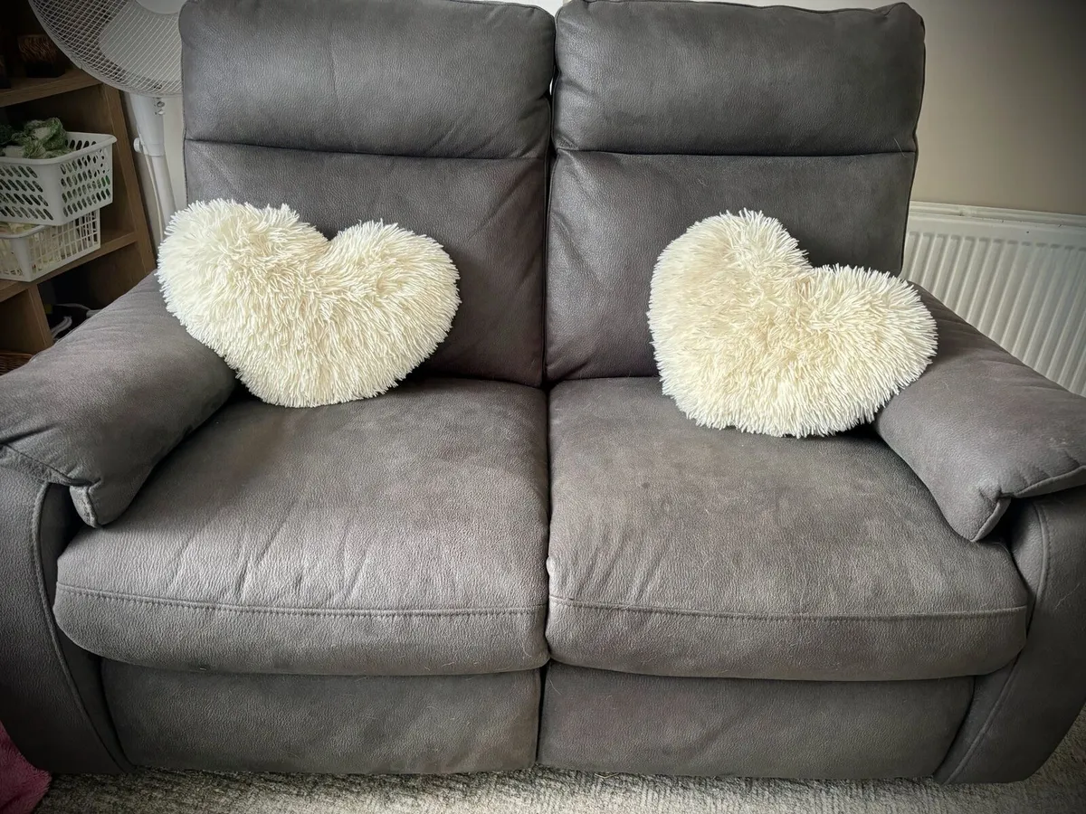 3 + 2 Recliner sofas - Image 2