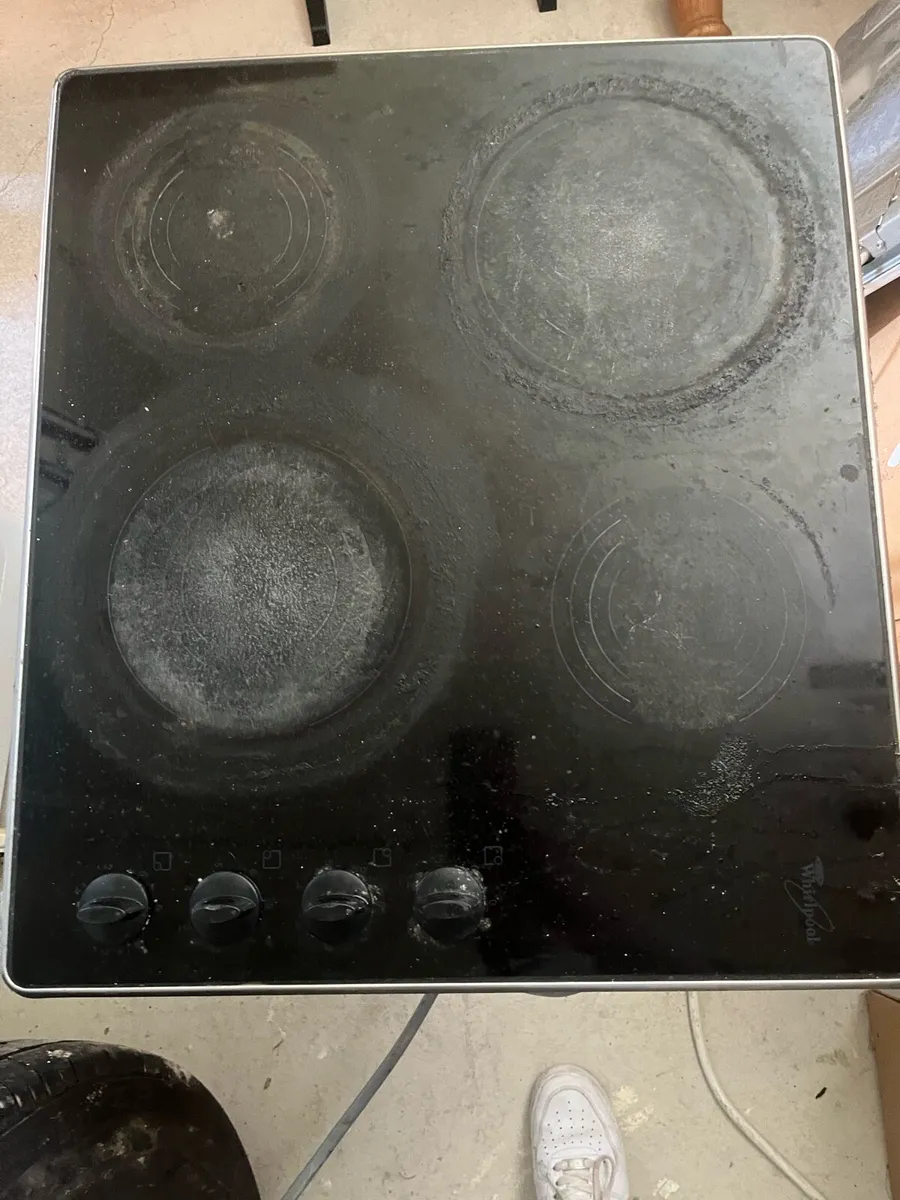 Oven with hub - Image 3