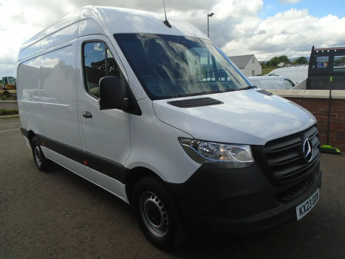 2023 Mercedes-Benz Sprinter 315 CDI MWB HR RWD - Image 1