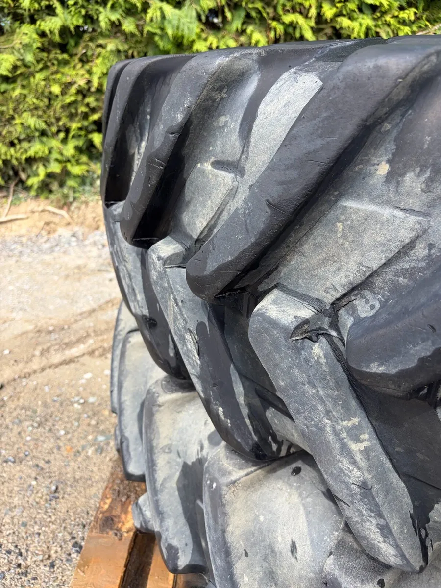 John Deere rowcrop rims and tyres - Image 3