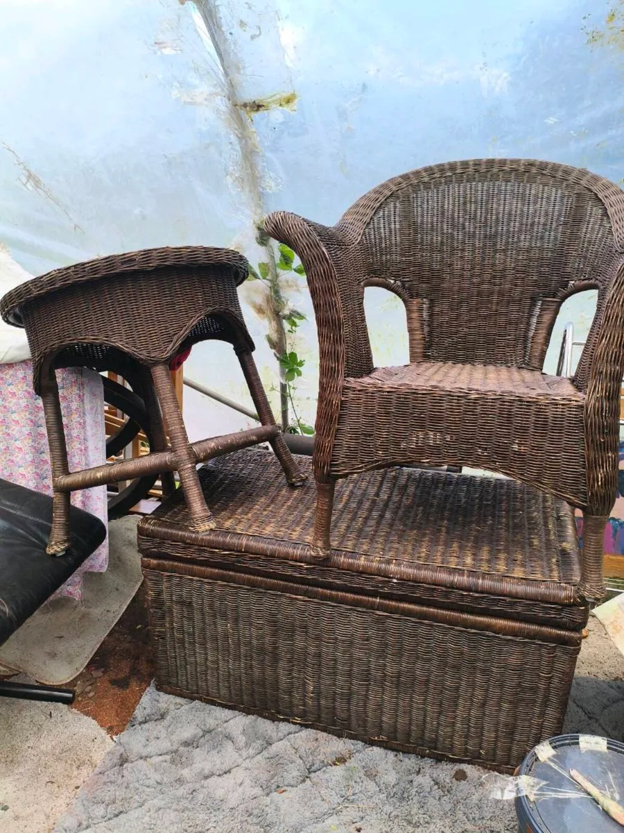 Ratten furniture like new set 100 euro - Image 1