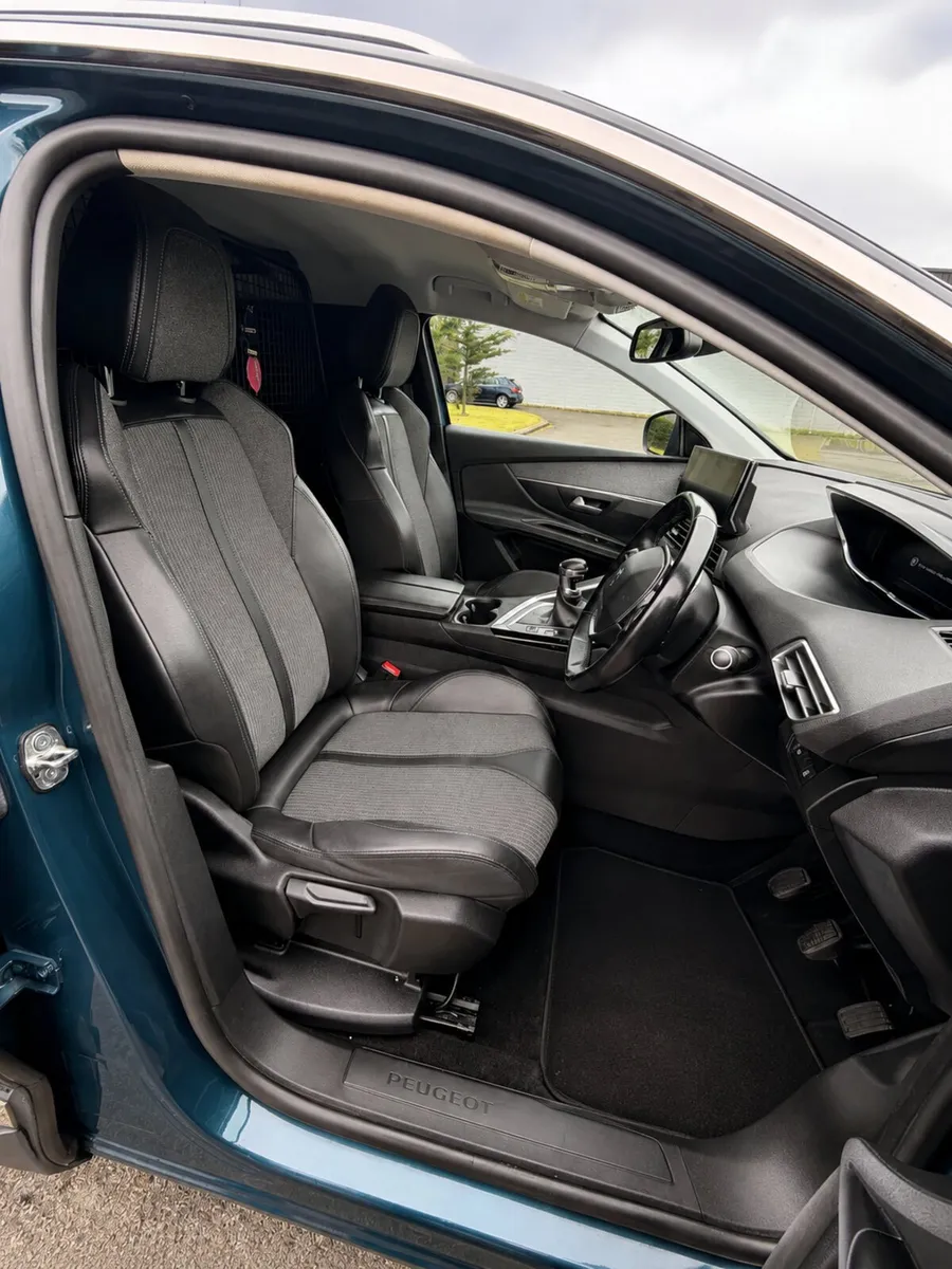 2022 Peugeot 3008 Commercial - Image 4