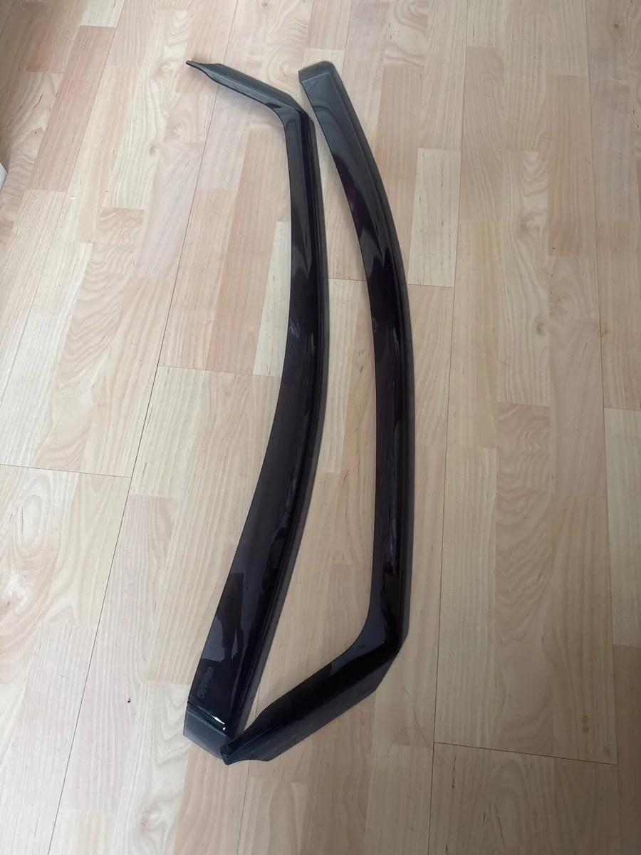 Car window visors