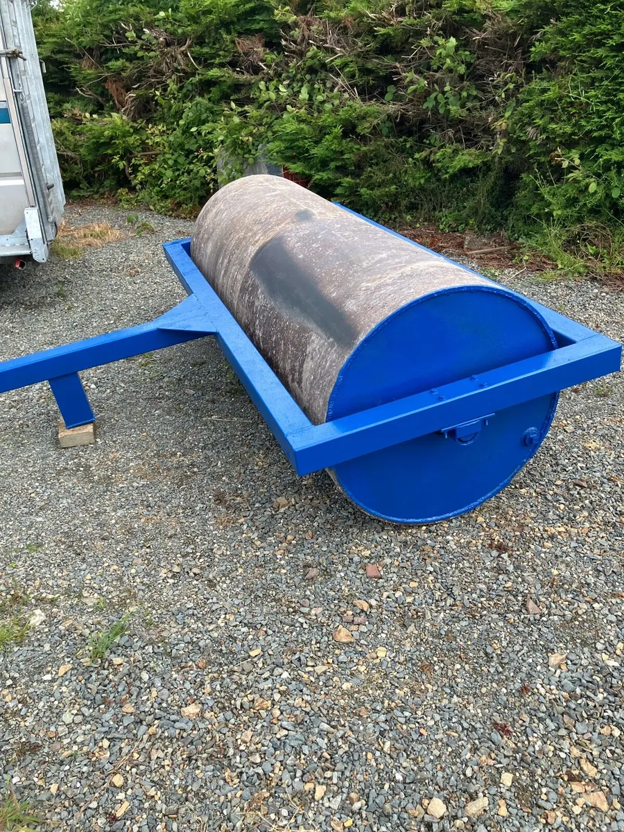 Roller - Image 1