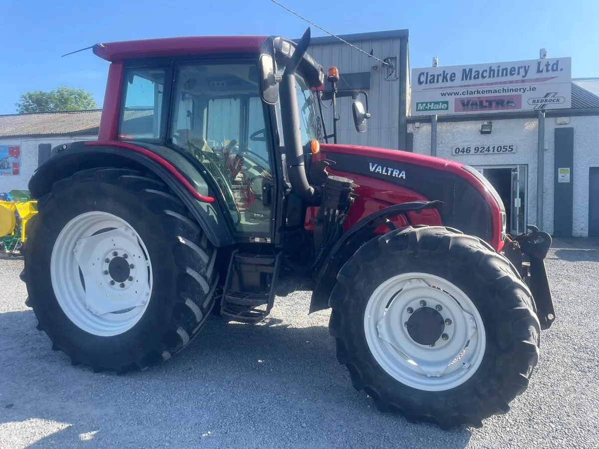 Valtra N111 Hi Tec - Front Linkage + Pto - Image 1