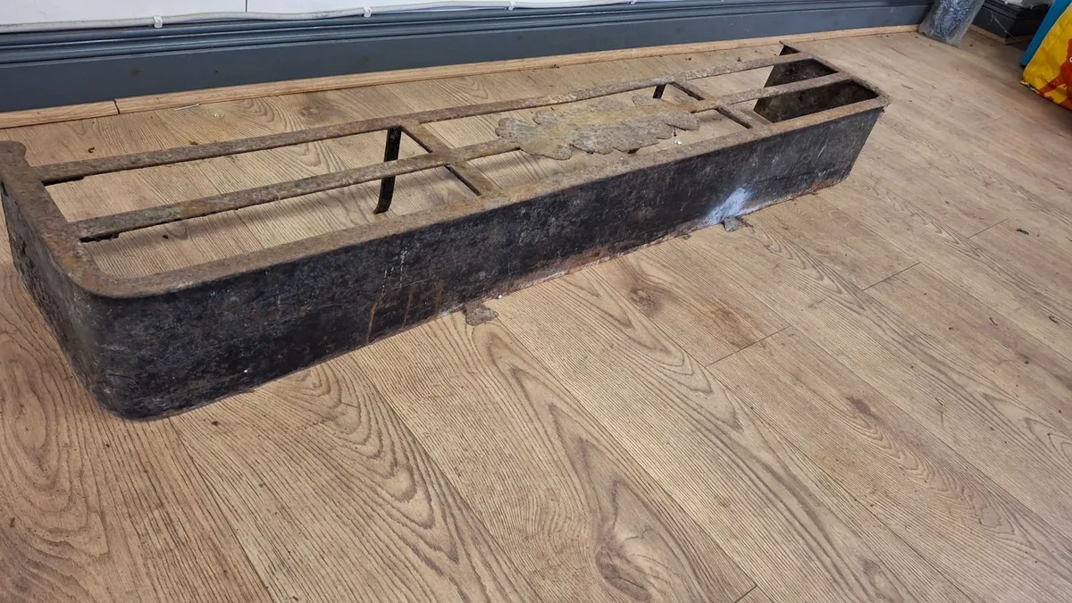Old fire guard - Image 4