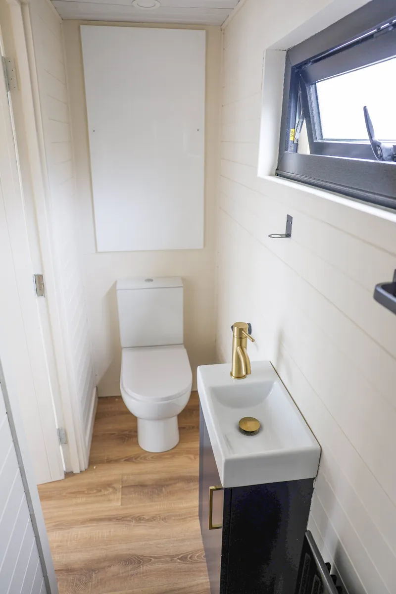 Luxury Glamping Lodge / Cabin / Pod for Sale - Image 3
