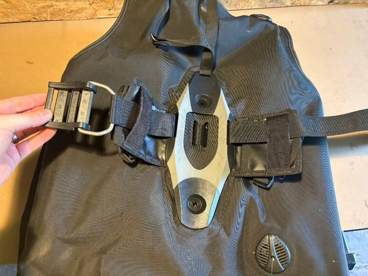 AquaLung BCD - Image 3