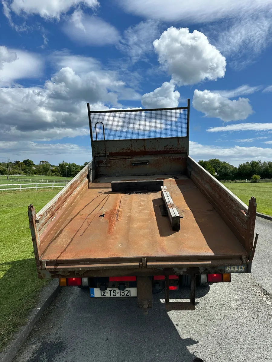 Isuzu NQR Tipper 2012 - Image 4