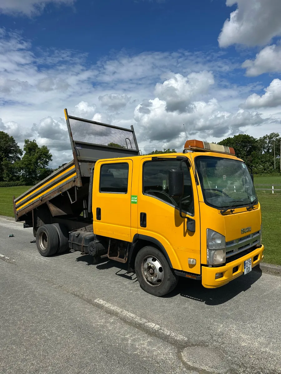 Isuzu NQR Tipper 2012 - Image 1